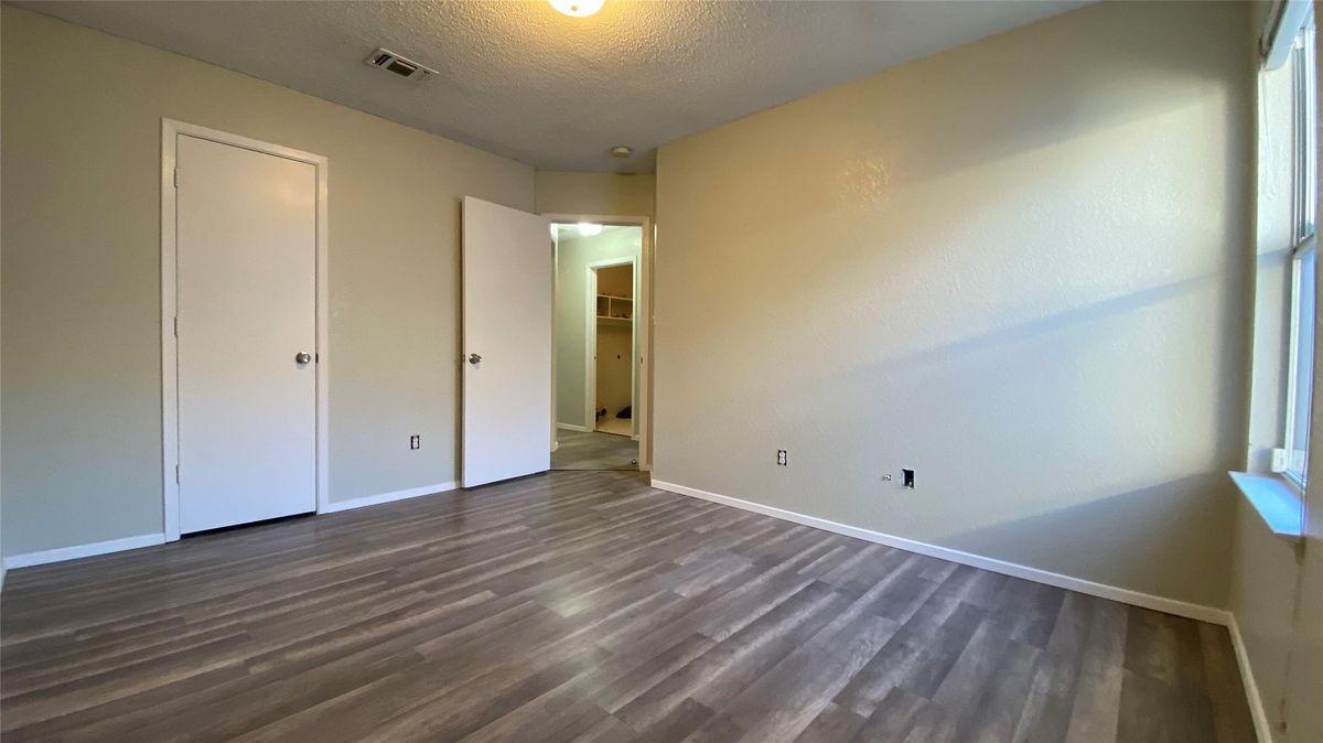 Building Photo - 1109 Falconcrest Ct