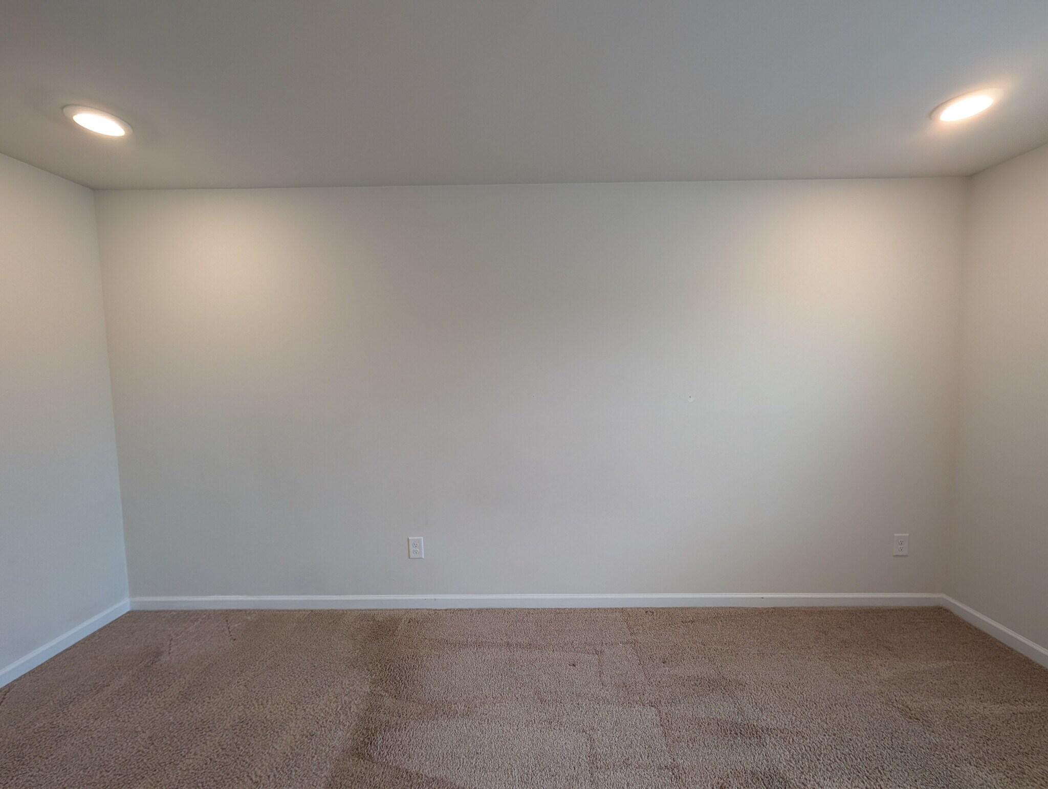 Building Photo - Room in House on Eastcott Ave