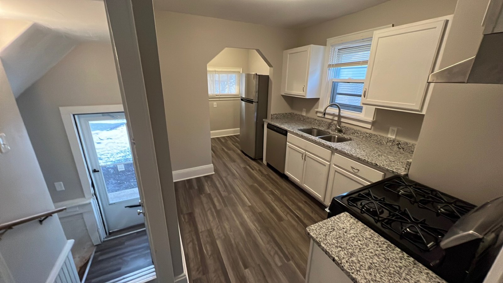 Building Photo - 592 Sanford Ave