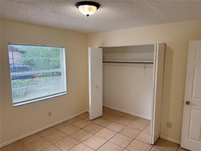 Building Photo - 9406 N Hartts Dr