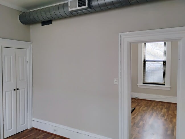 Building Photo - 903 Ridge Rd