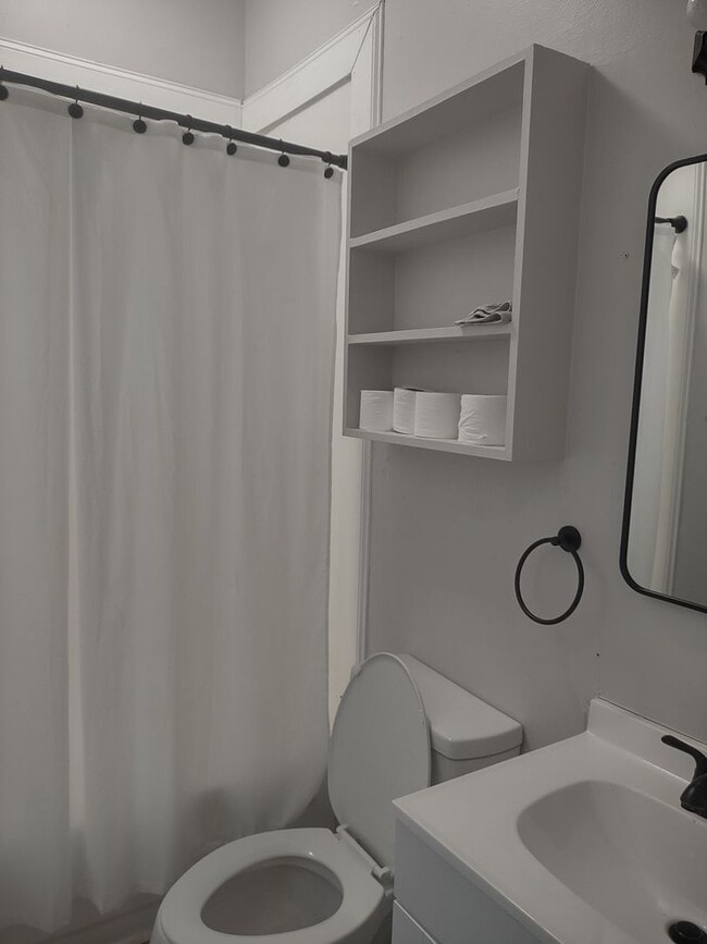 Building Photo - 1113 Olympia Ave