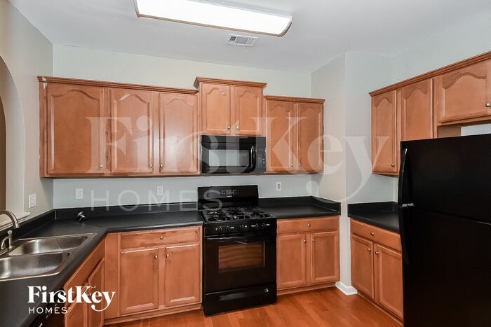 Building Photo - 8145 Willowbank Way