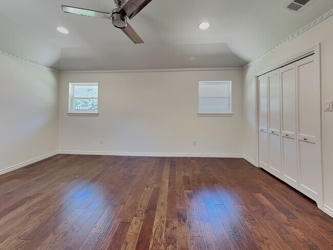 Building Photo - Style, Space & Sophistication in the Heart of Overton West!