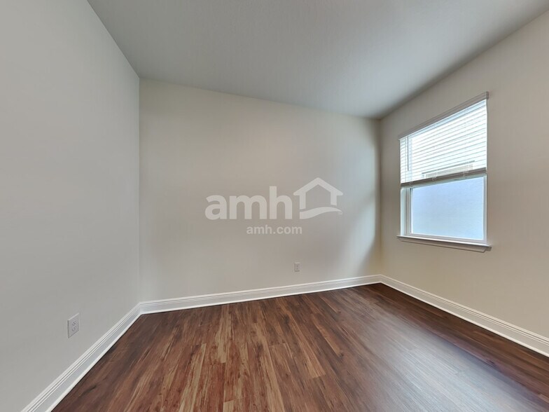 Building Photo - 27600 St Andrews Ave