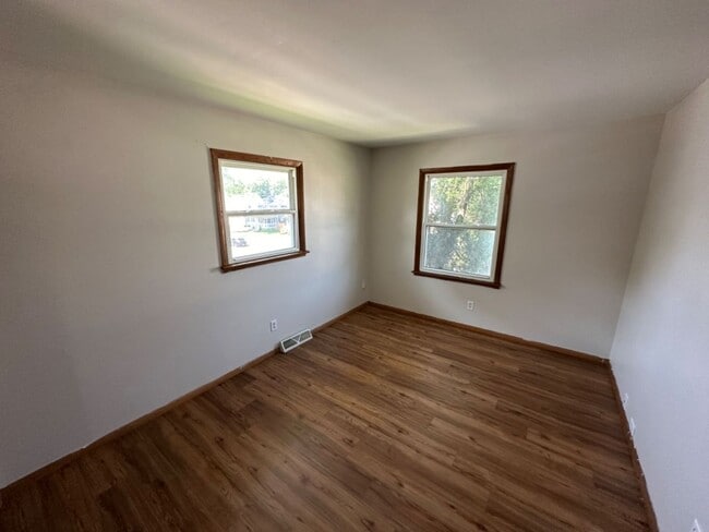 Interior Photo - 343 W Newhall Ave. (8 Unit)