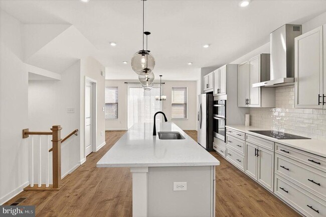 Building Photo - 43793 Mystic Maroon Ter