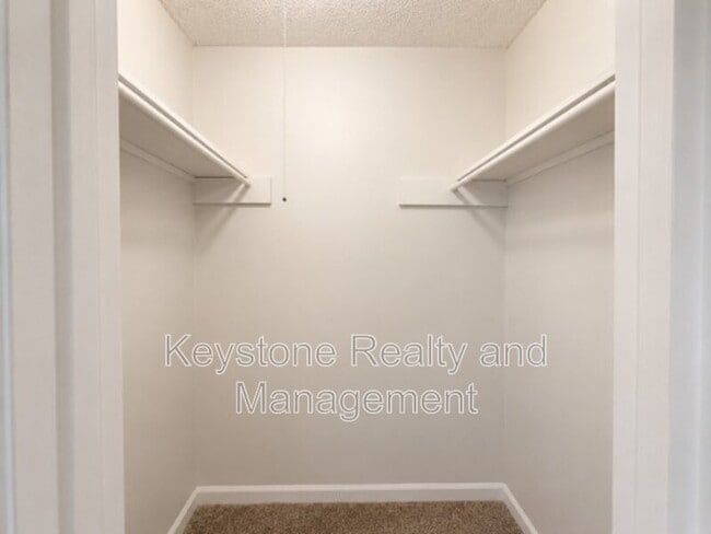 Building Photo - 1375 Thompsonville Ln