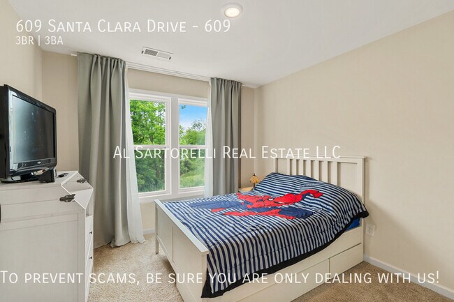 Building Photo - 609 Santa Clara Dr