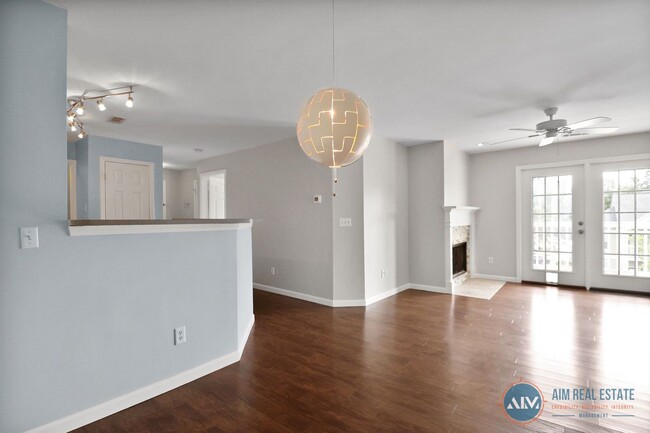Building Photo - Bright, Freshly Updated 2BR/2BA Condo at T...