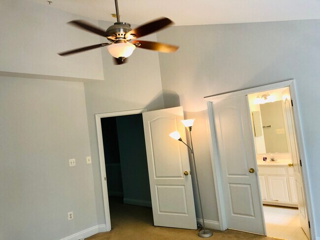 Building Photo - 2209 Kimball Pl