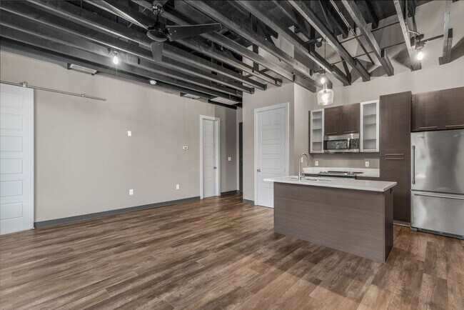 Building Photo - 901 9th St