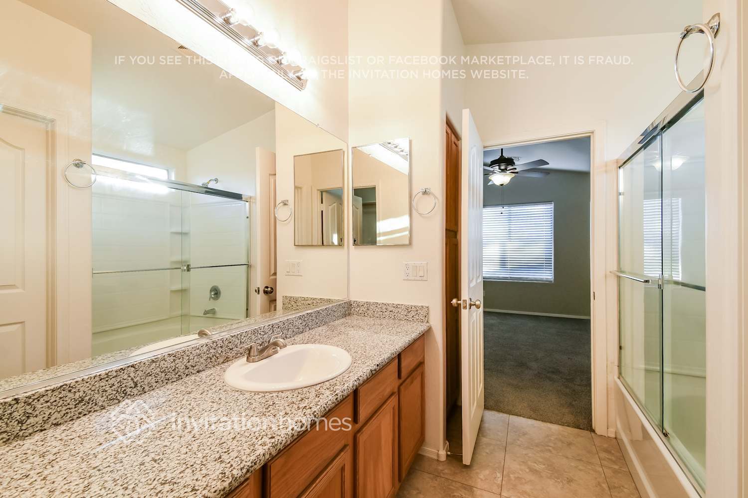 Building Photo - 204 W Belmont Red Cir