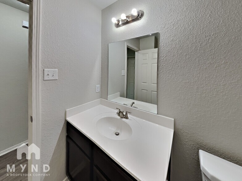 Building Photo - 90 Cedar Creek Cove