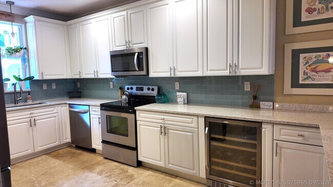 Building Photo - 3038 Waterside Cir
