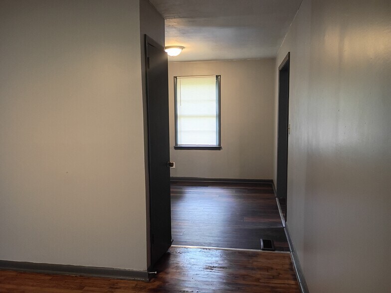 Building Photo - 5217 Nisbet Ter