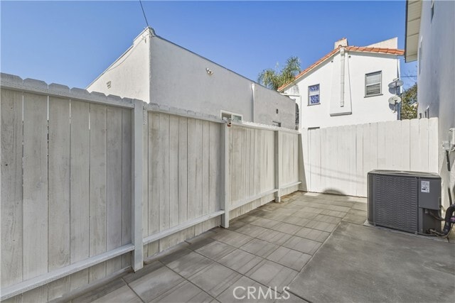 Building Photo - 1916 Cedar Ave