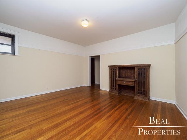 Building Photo - 0 bedroom in CHICAGO IL 60657