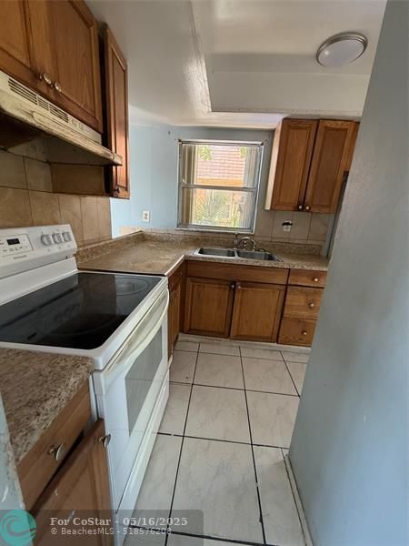 Building Photo - 7851 SW 10th Ct