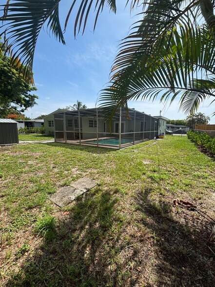Building Photo - 9100 Bamboo Dr