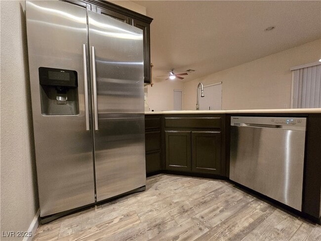 Building Photo - 9538 Van Halen Ln