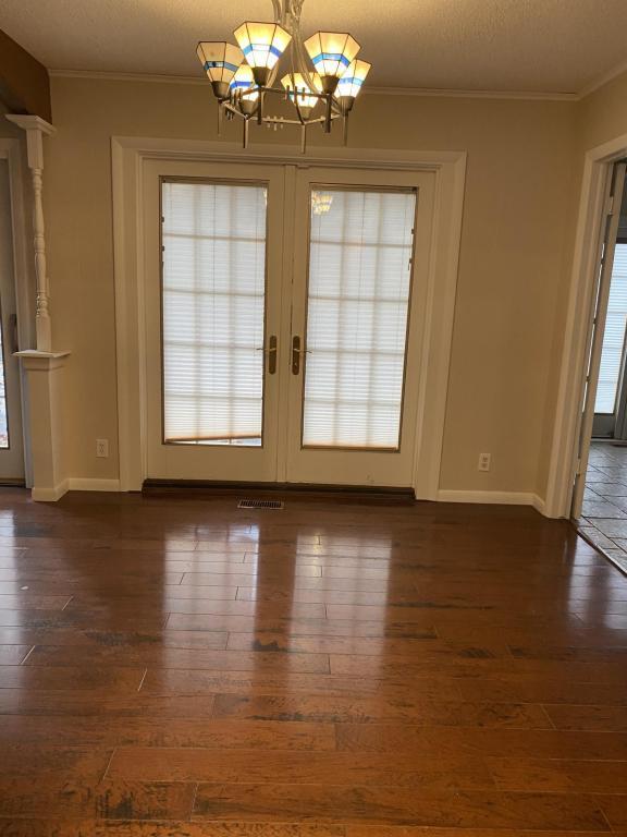 Building Photo - 6932 S Knoxville Ave