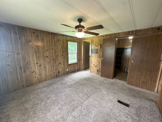 Building Photo - Inviting 3 Bedroom - 2 Bath Home with Lots...
