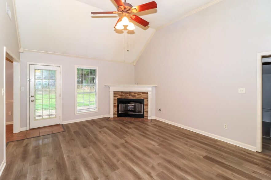 Building Photo - 7708 Shadow View Cove