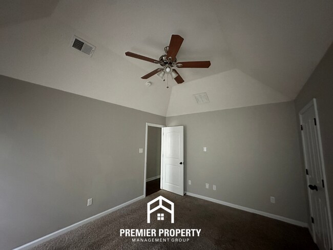 Building Photo - Charming 3BR/2BA Bartlett Area Home | High Ceilings & Hardwood Floors