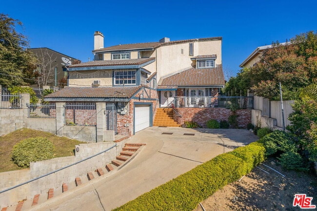 Building Photo - 3860 Cazador St