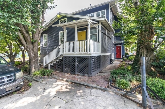 Building Photo - 602 Caswell Ave