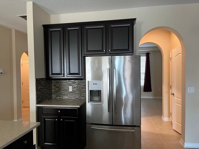 Building Photo - Five Bedroom with Water View in Avalon Park