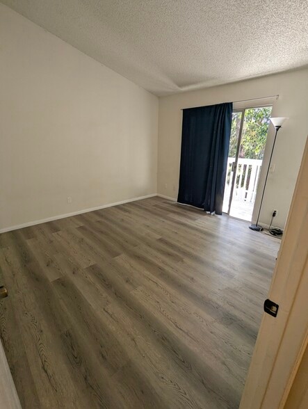 Building Photo - 137 Dogwood Ln