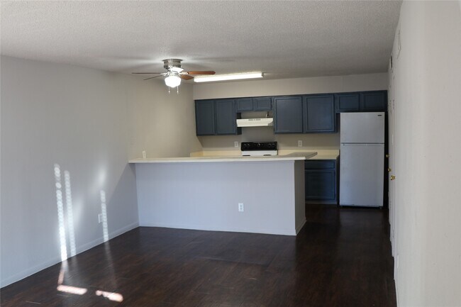 Building Photo - 10001 Westpark Dr