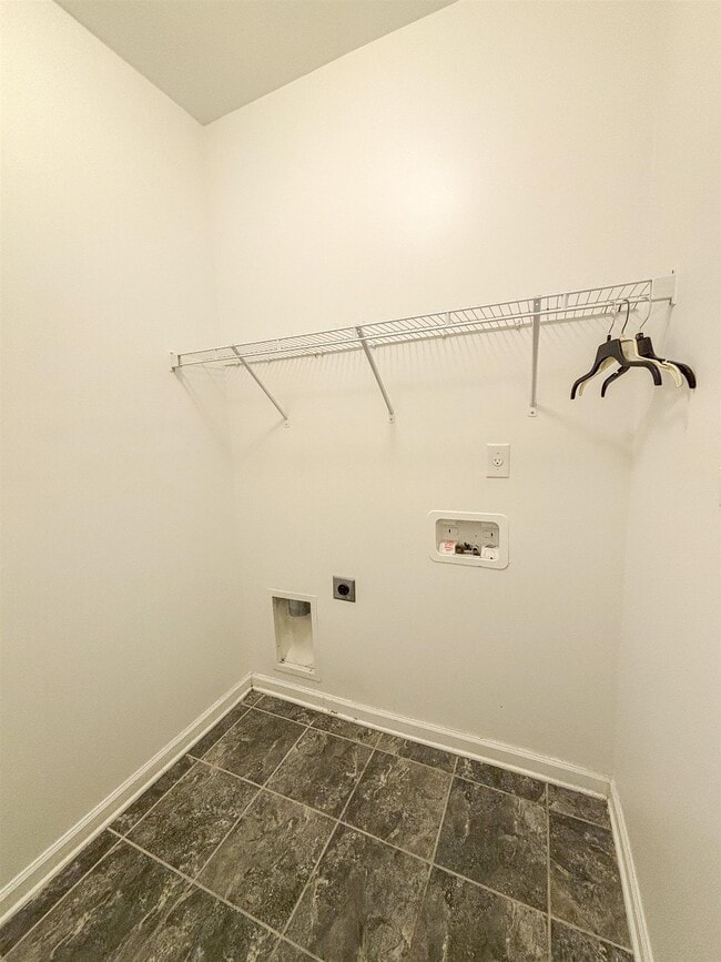 Building Photo - 6839 Hare Hill Dr