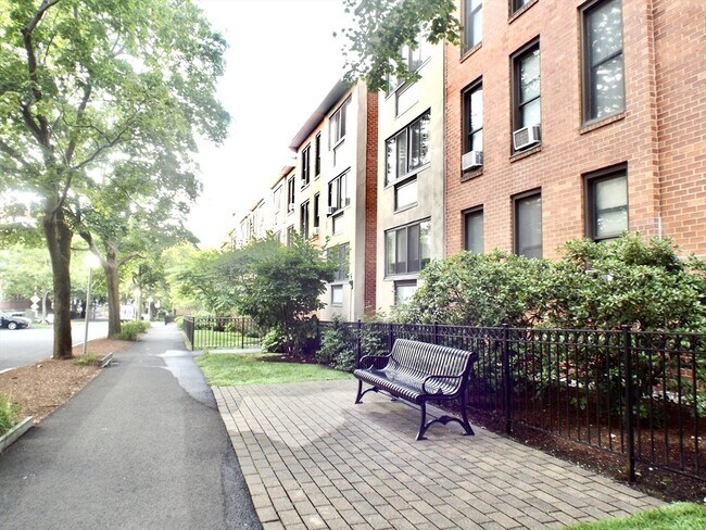 Building Photo - 32 Juniper St