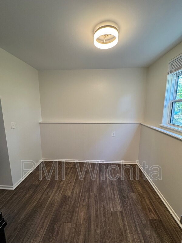 Building Photo - 721 N Dougherty Ave