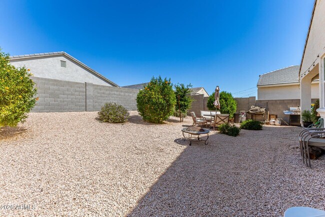 Building Photo - 24456 W Hacienda Ave