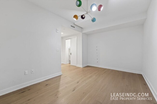 Building Photo - 1332 8th St NW