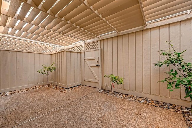 Building Photo - 6448 Olympia Dr