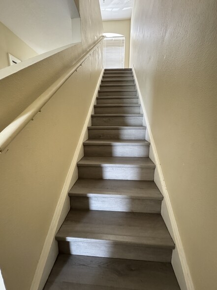 stairway - 9843 Ashburn Lake Dr