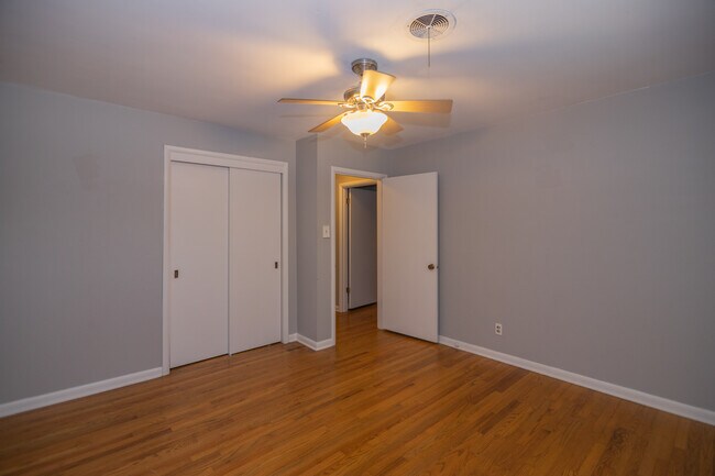 Building Photo - 6304 Ridgecrest Dr