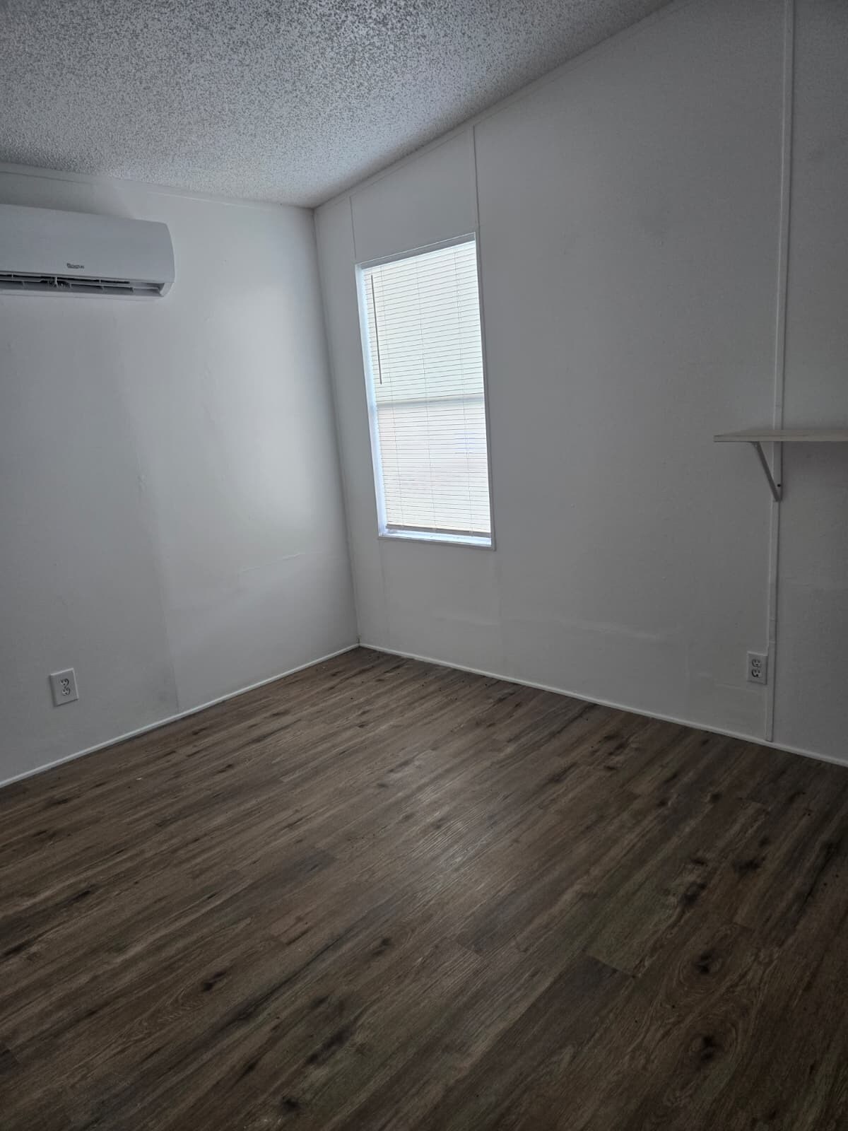 Building Photo - 1006 W Maxanna Blvd