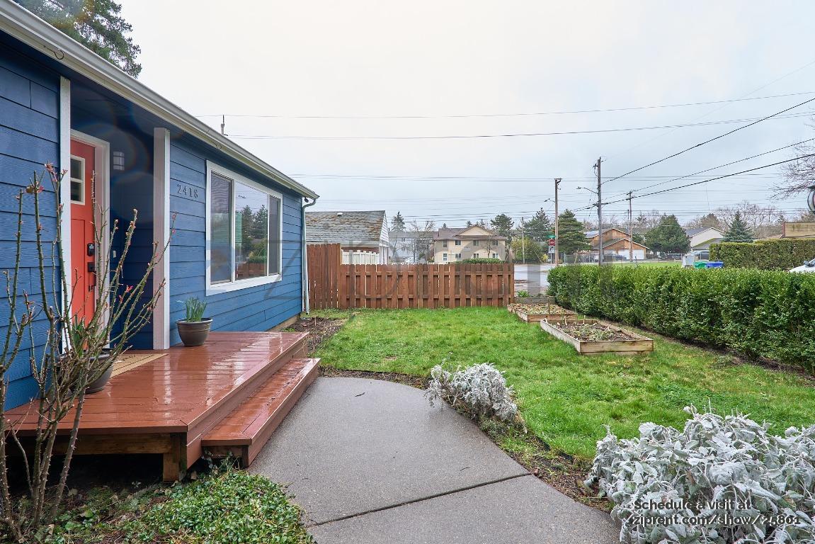 Building Photo - 2418 SE 141st Ave