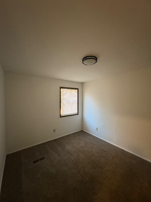 Building Photo - 313 S Bailey St