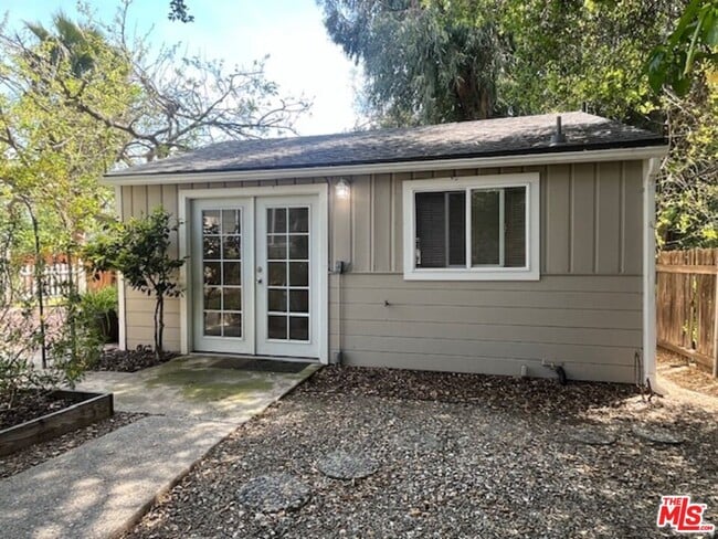 Building Photo - 3708 Altura Ave