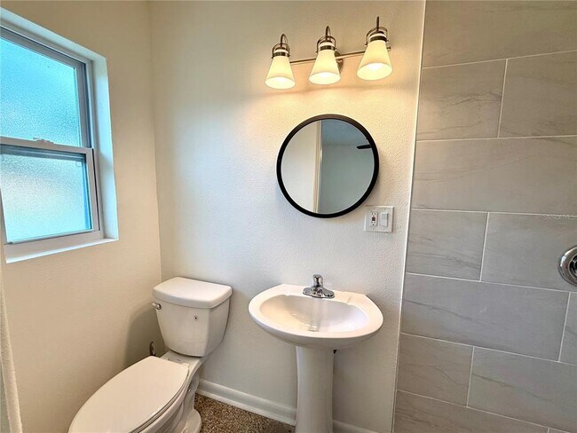 Building Photo - 431 Page St