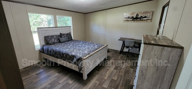 Building Photo - 7812 Fleetwood Dr