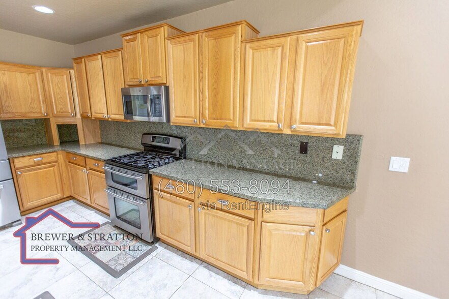 Building Photo - 1373 W Longhorn Dr