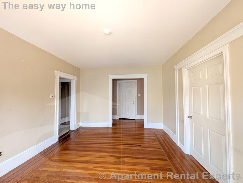 Building Photo - 49 Conwell Ave